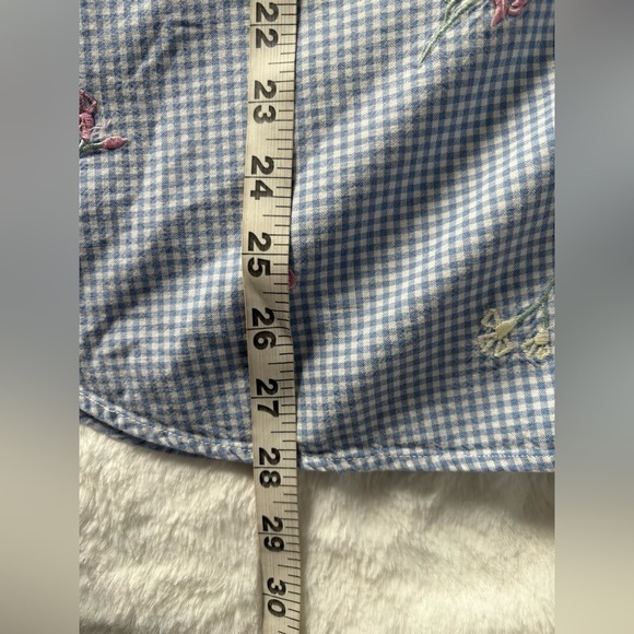 Embroidered Flowers Button Down Short Sleeves Women’s Top, Size: XXL - Picture 8 of 9